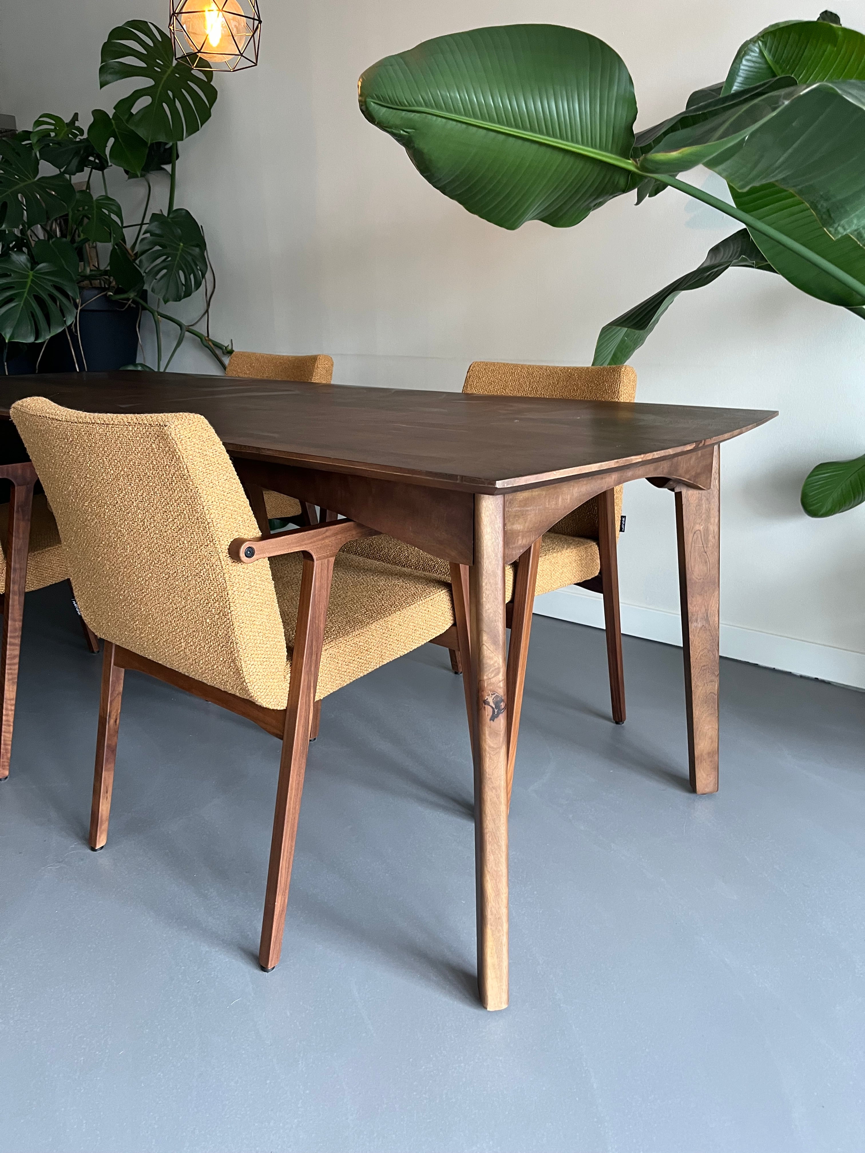 Eettafel vintage stijl walnoot kleur 180cm en 220cm