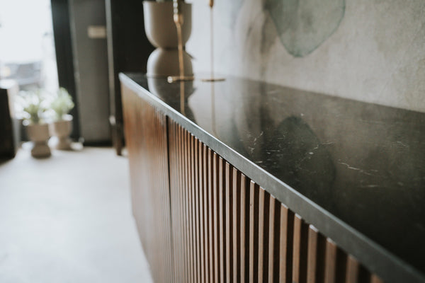 Dressoir walnoot Mahindra met marmer 200cm