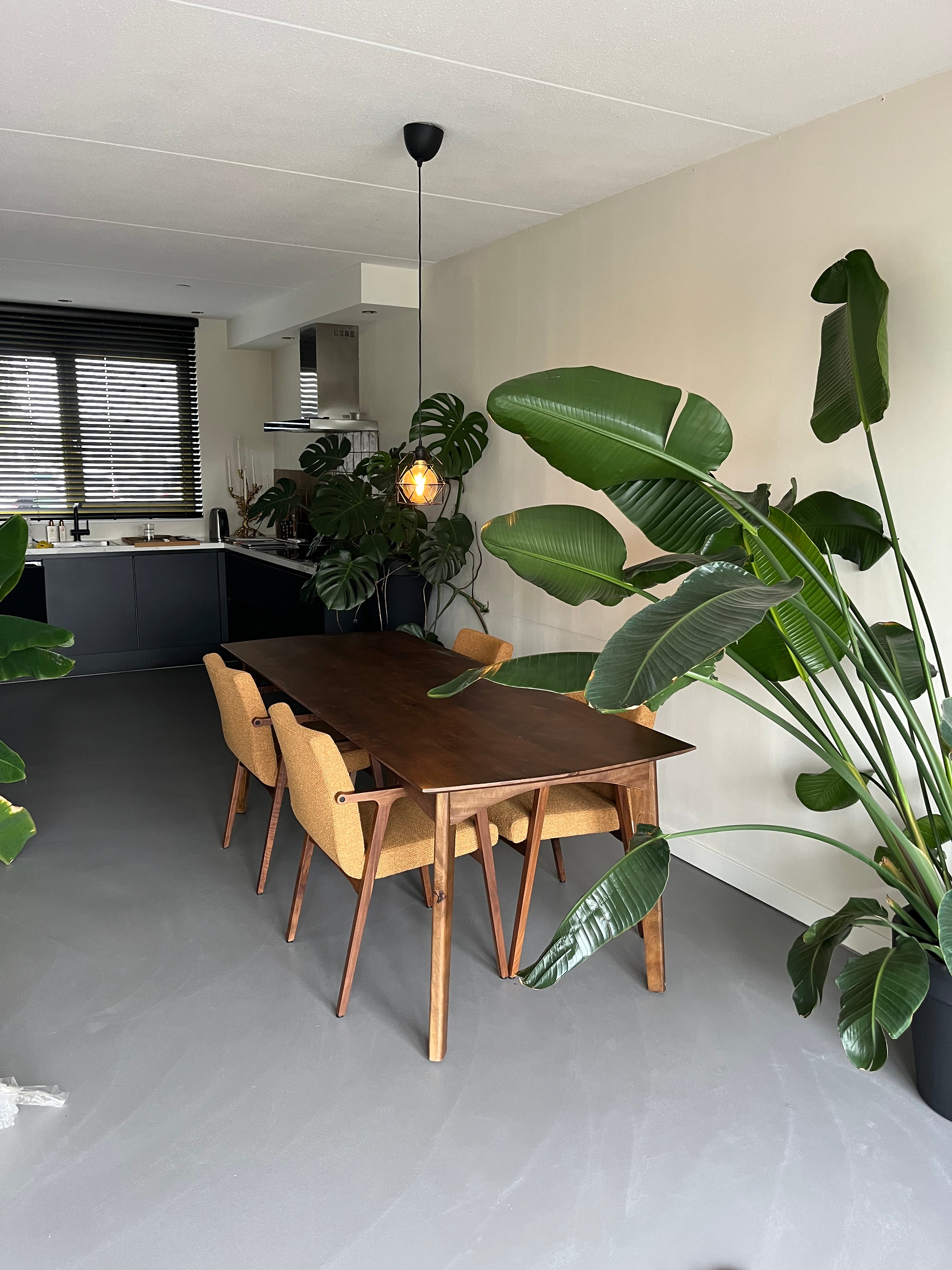 Eettafel vintage stijl walnoot kleur 180cm en 220cm