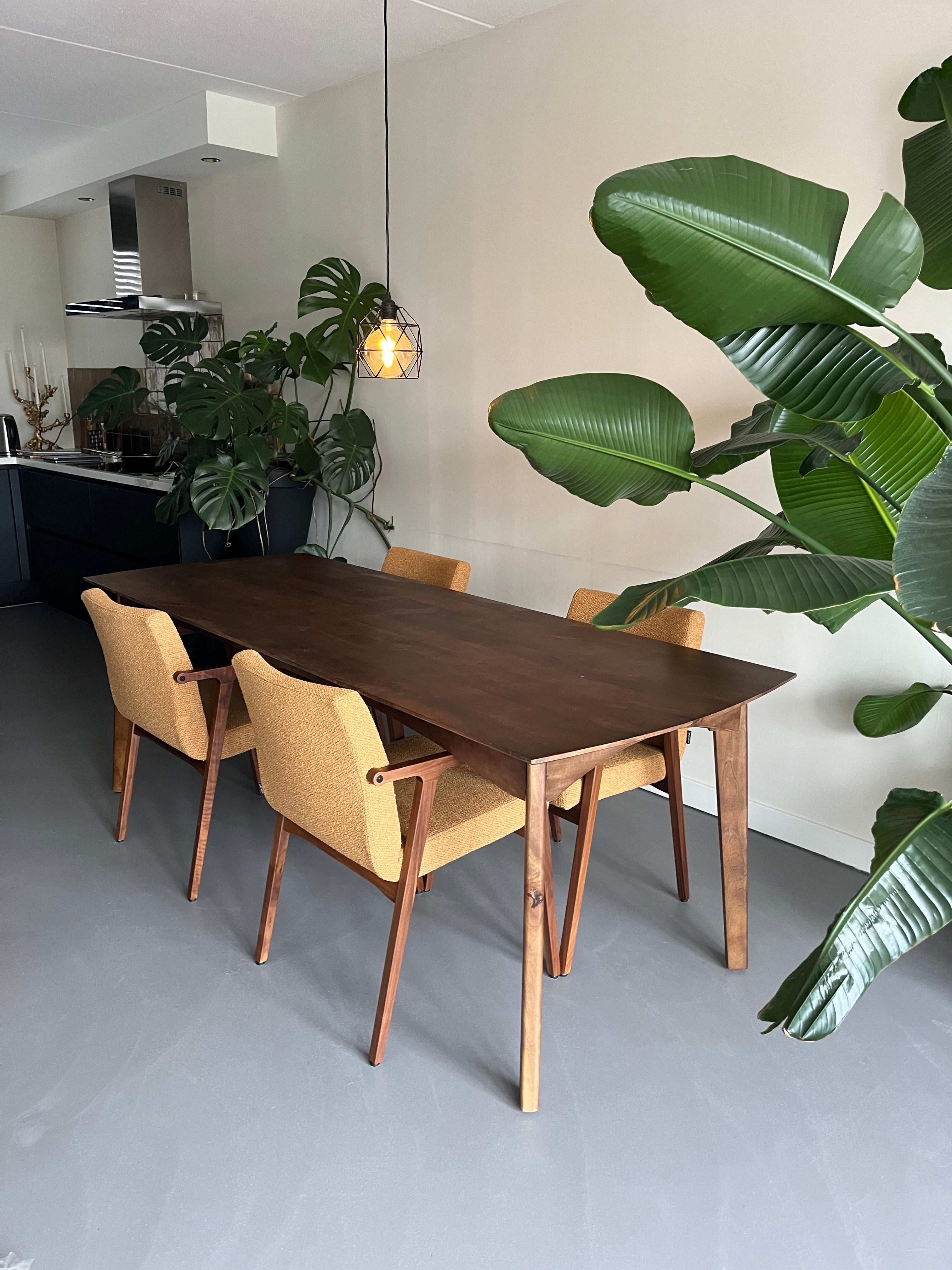Eettafel vintage stijl walnoot kleur 180cm en 220cm