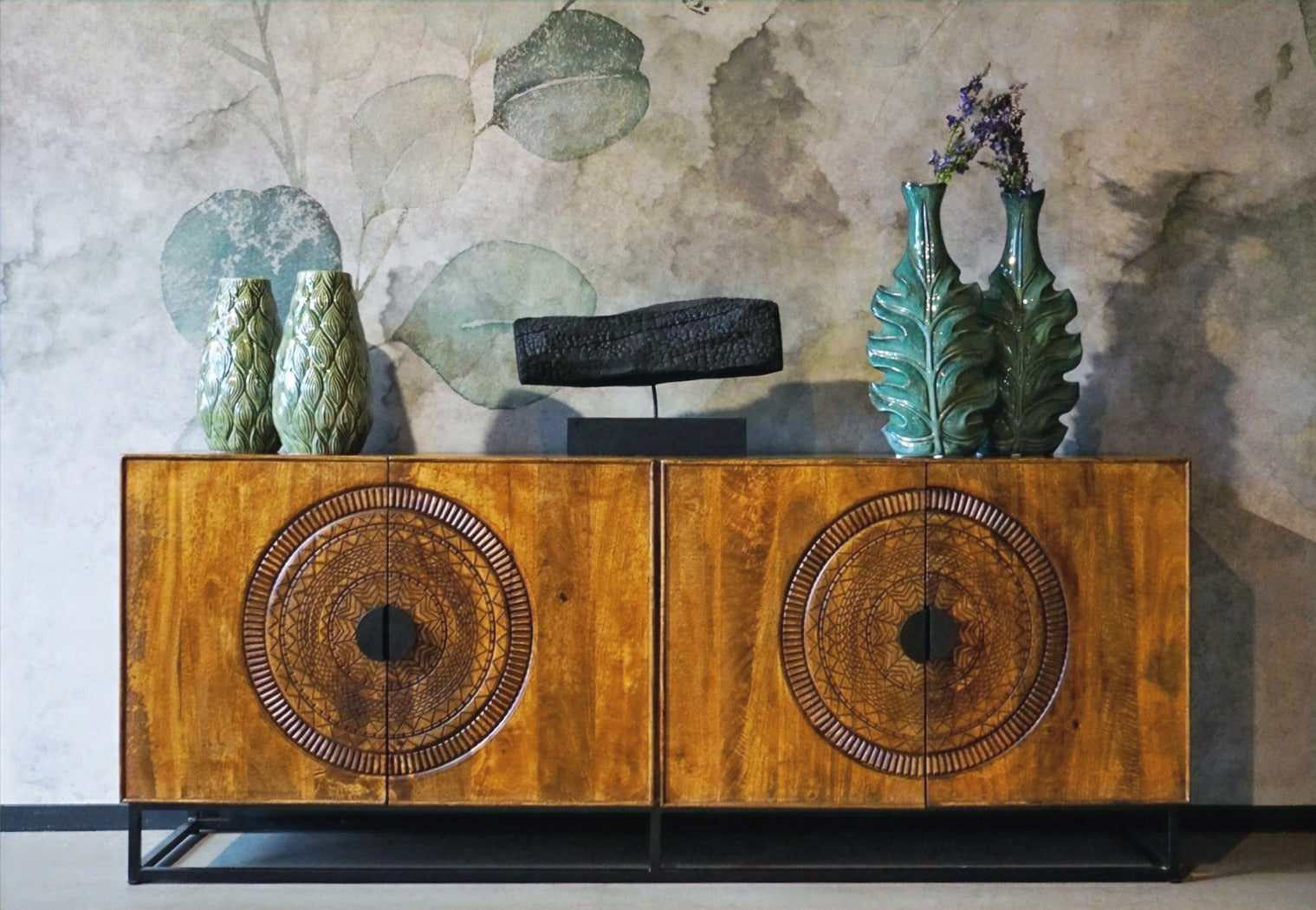 Dressoir met houtsnijwerk zwart Sofia