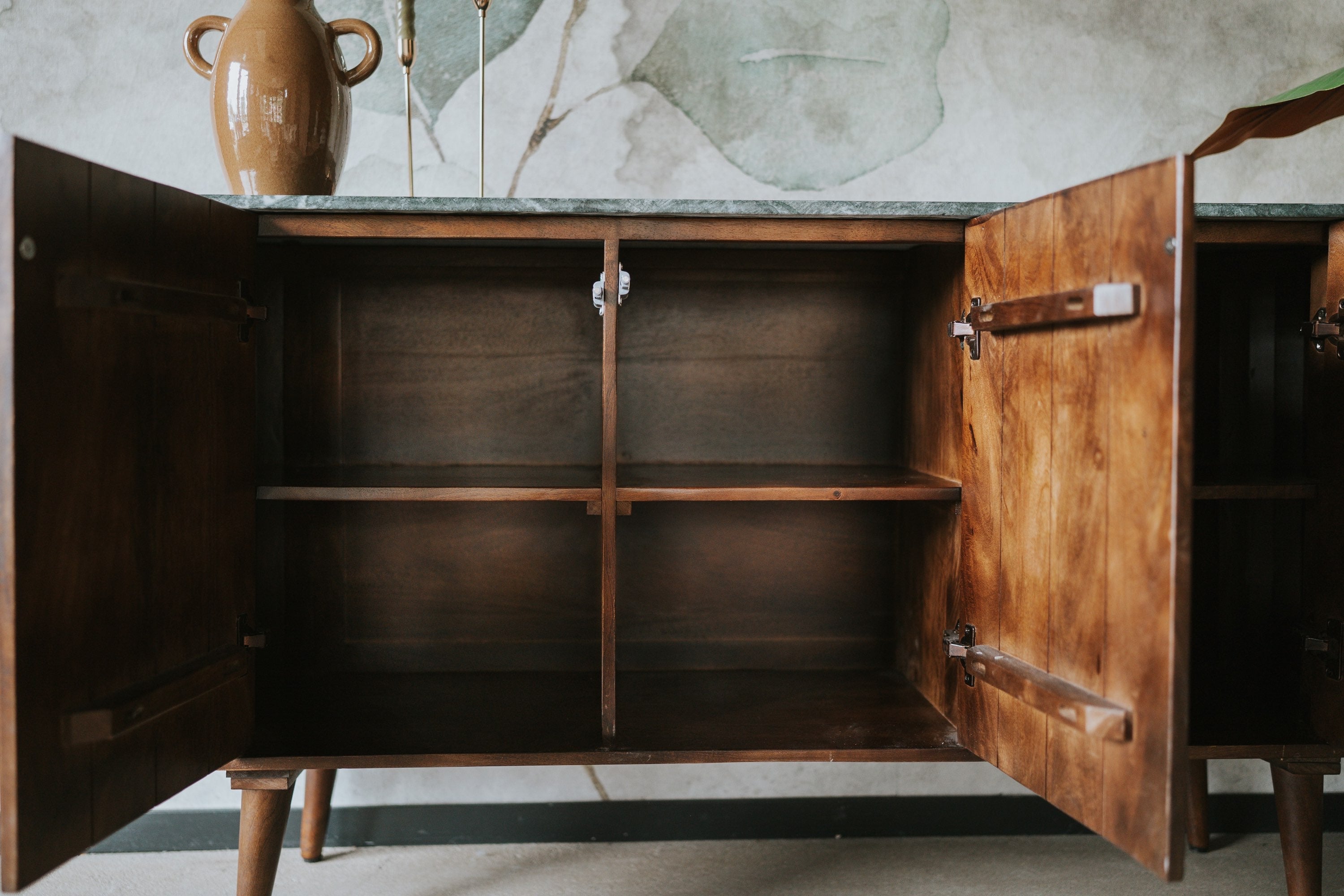 Dressoir vintage stijl walnoot Anjuna met marmer 160 cm