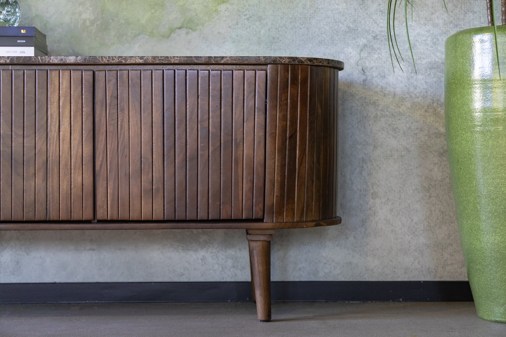 Televisiemeubel vintage stijl walnoot Anjuna met bruin marmer 160 cm