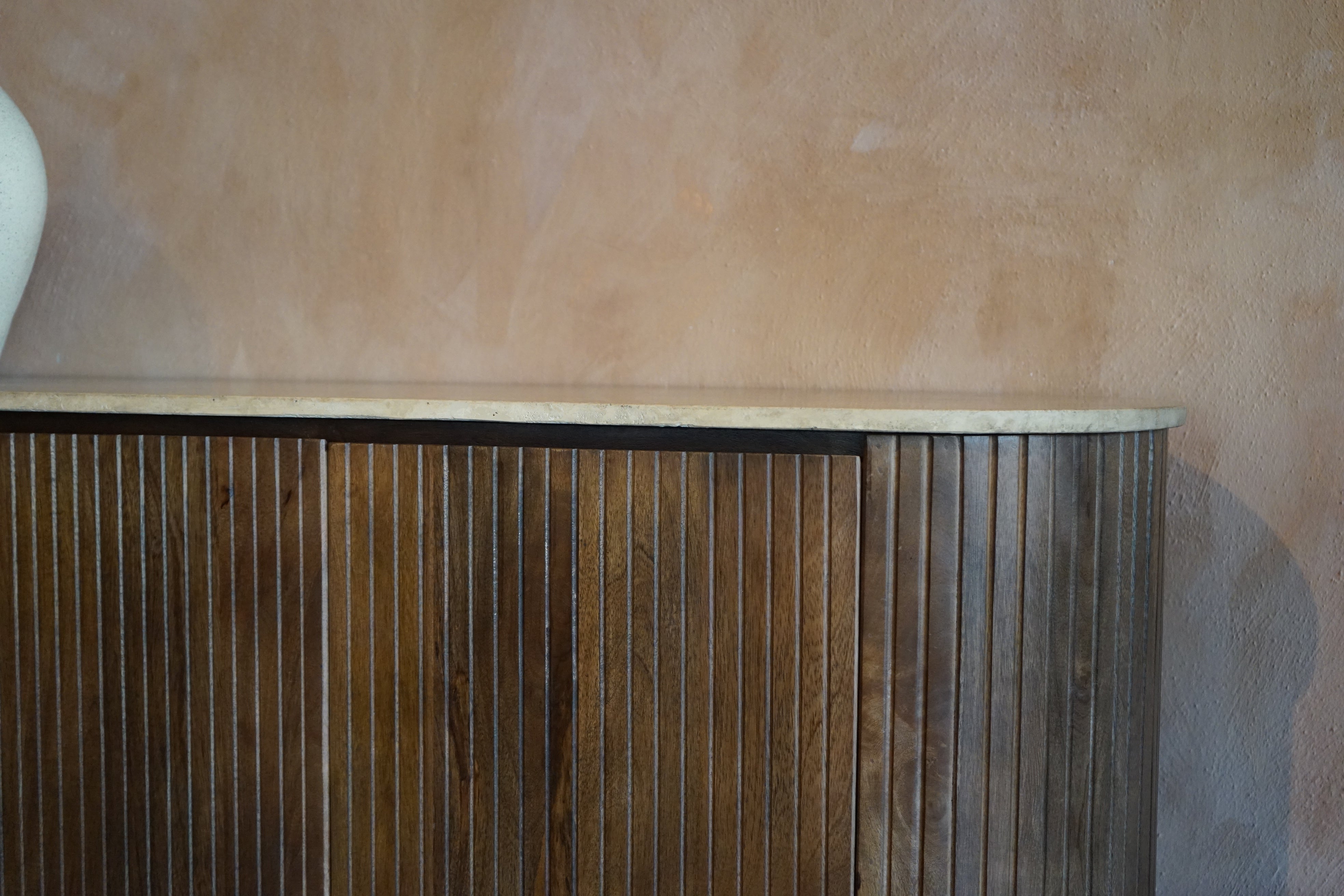 Dressoir Anjuna 160cm travertine top
